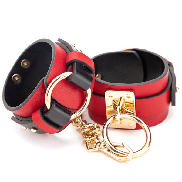 (image for) Golden Chain Cuffs