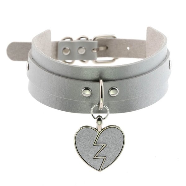 (image for) Lightning Heart Pendant Collar