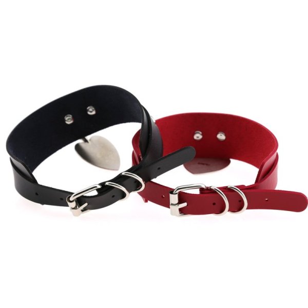 (image for) Lightning Heart Pendant Collar