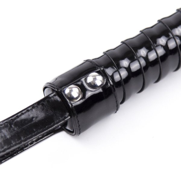 (image for) Glossy Leather Bondage Whip