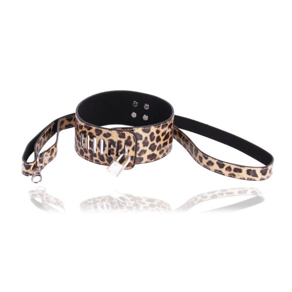 (image for) Leopard Lockable Neck Collar
